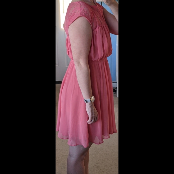 Pretty pink lace and chiffon dress - Picture 5 of 7